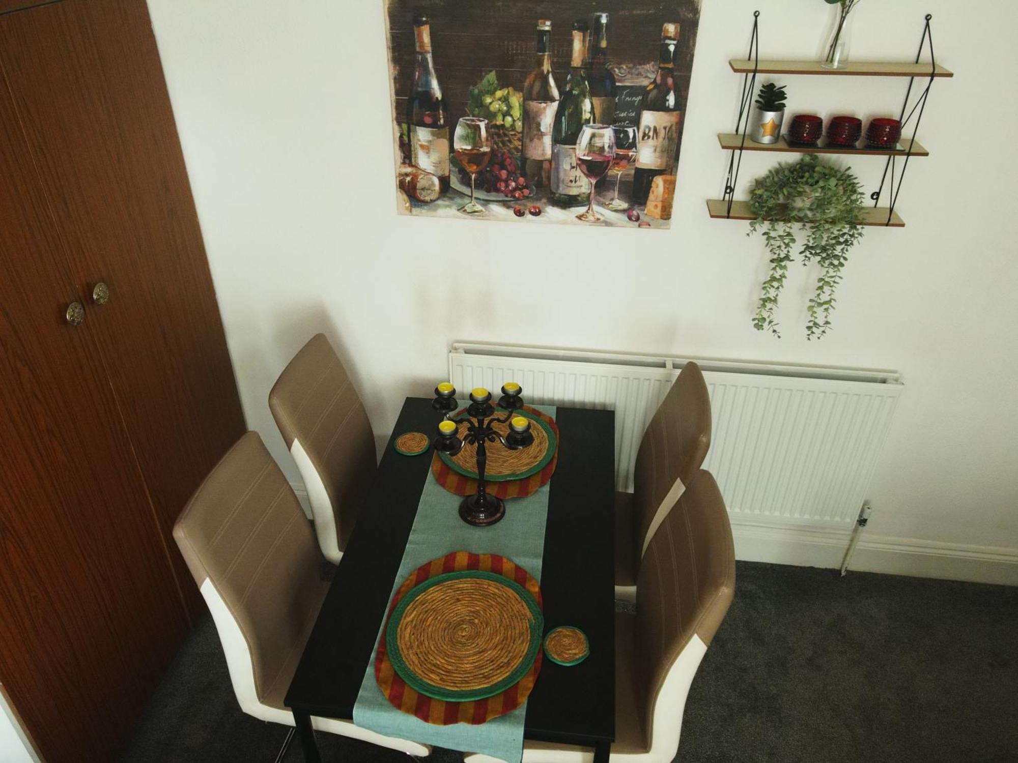 Service Accommodation 2 Bed Room Apartment In Newport South Wales Near Celtic Manor Icc Wales Buitenkant foto